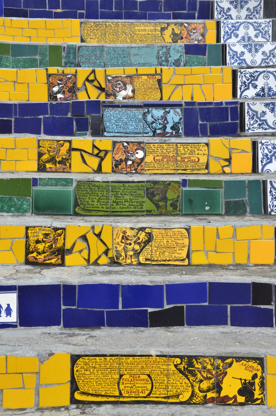 Azulejos coloridos da Escadaria Selarón, entre a Lapa e Santa Teresa